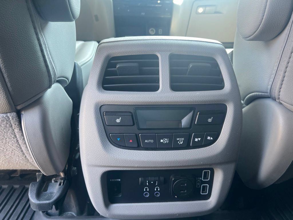 Used 2019 Honda Pilot Touring image 10