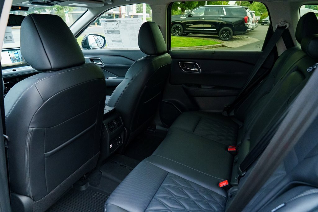 New 2026 Nissan Rogue Platinum image 25
