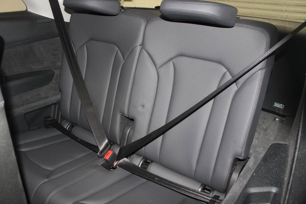 Used 2023 Audi Q7 3.0T Premium Plus image 19