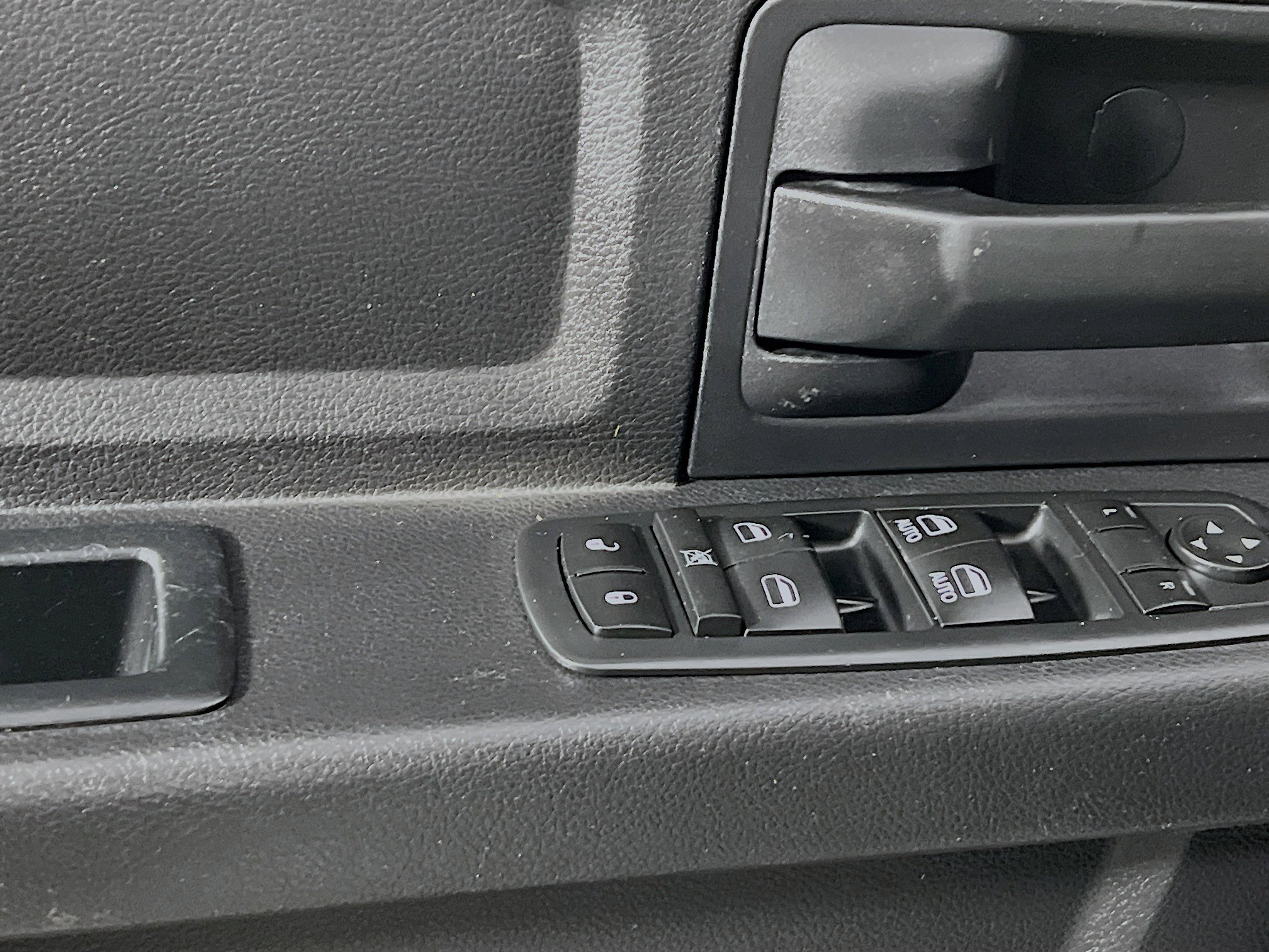 Used 2016 RAM 2500 Tradesman w/ Chrome Appearance Group image 17