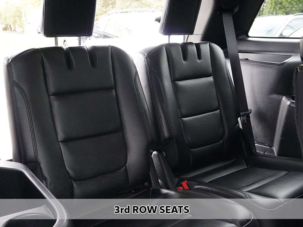 Used 2018 Ford Explorer XLT w/ Equipment Group 202A AWD/4WD image 10