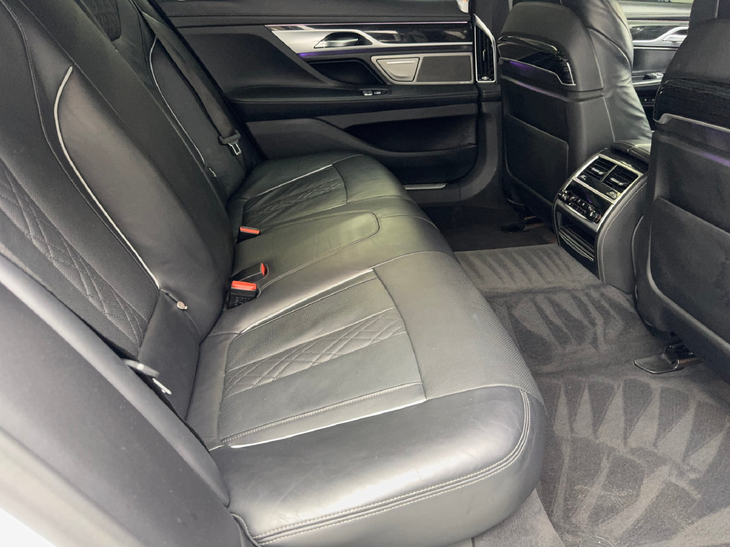 Used 2022 BMW 750i xDrive w/ Executive Package AWD/4WD image 42