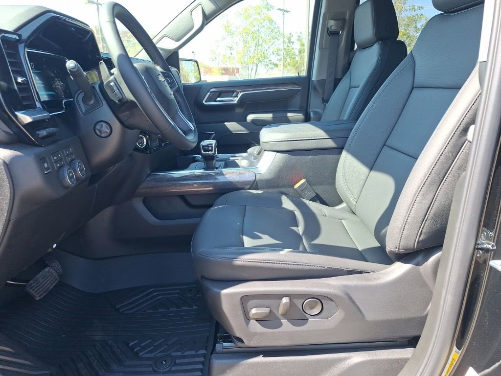 New 2026 Chevrolet Silverado 1500 LTZ w/ LTZ Premium Package image 14