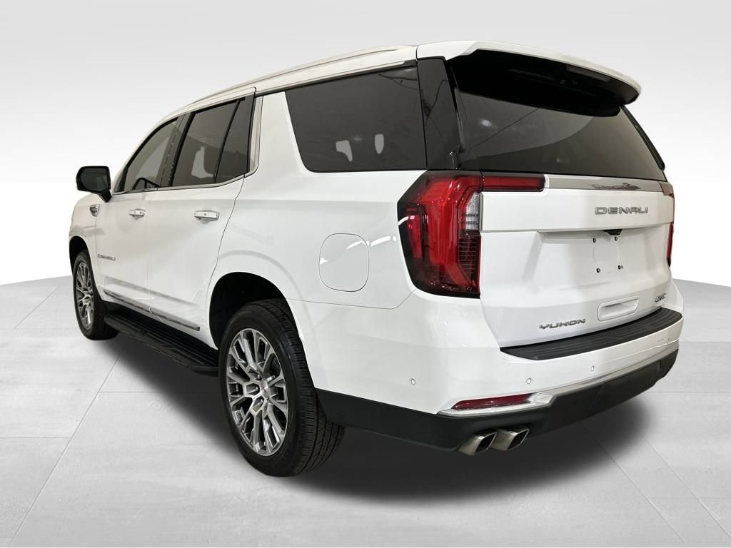 Used 2025 GMC Yukon Denali AWD/4WD image 3