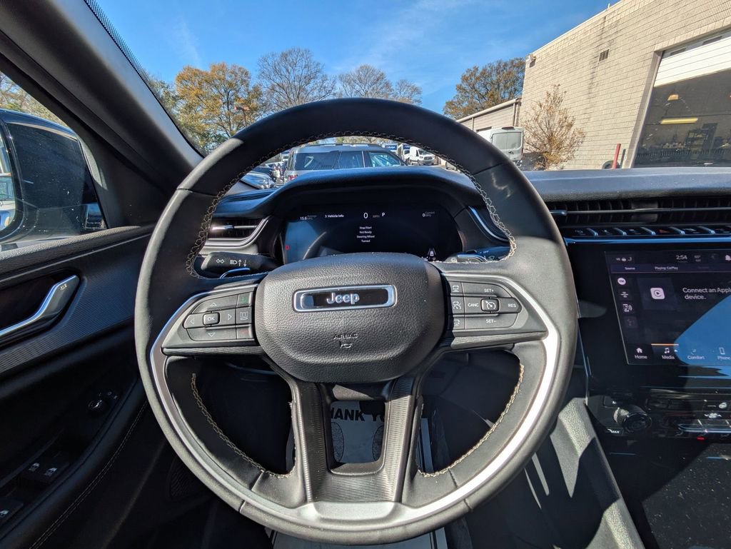 Used 2024 Jeep Grand Cherokee L Laredo image 16