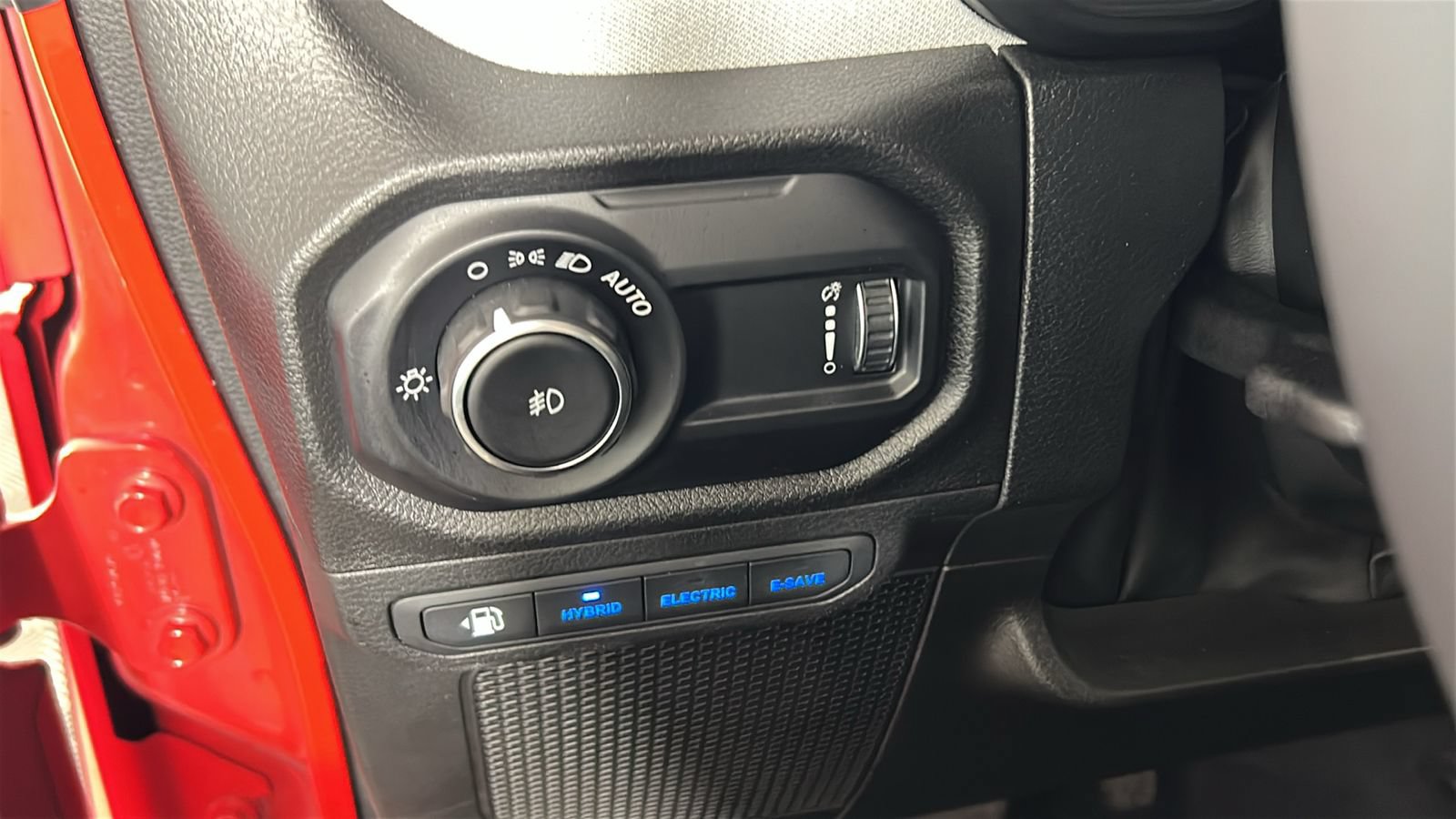 Used 2024 Jeep Wrangler Unlimited w/ Convenience Group AWD/4WD image 23