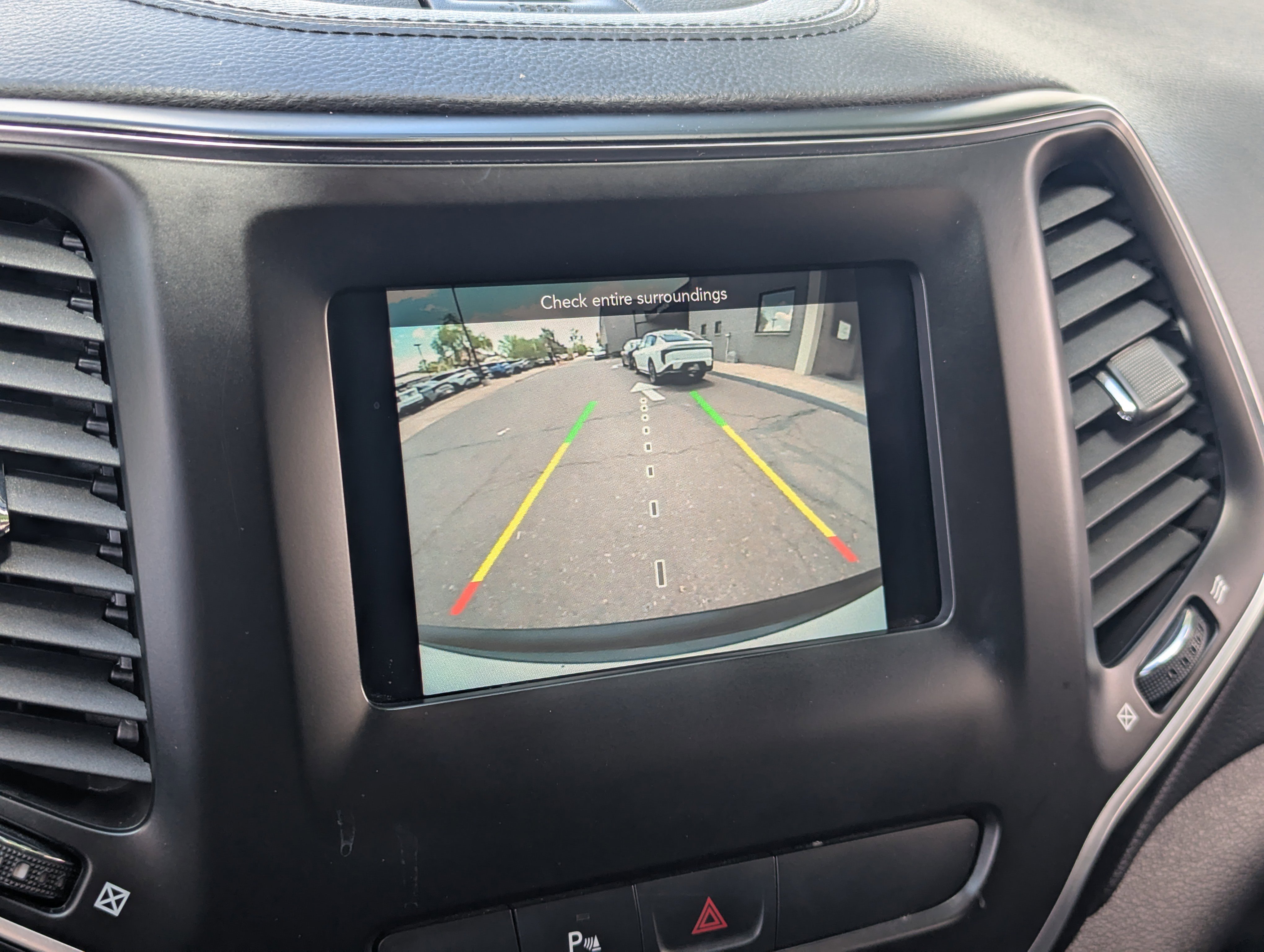 Used 2019 Jeep Cherokee Latitude Plus FWD image 24