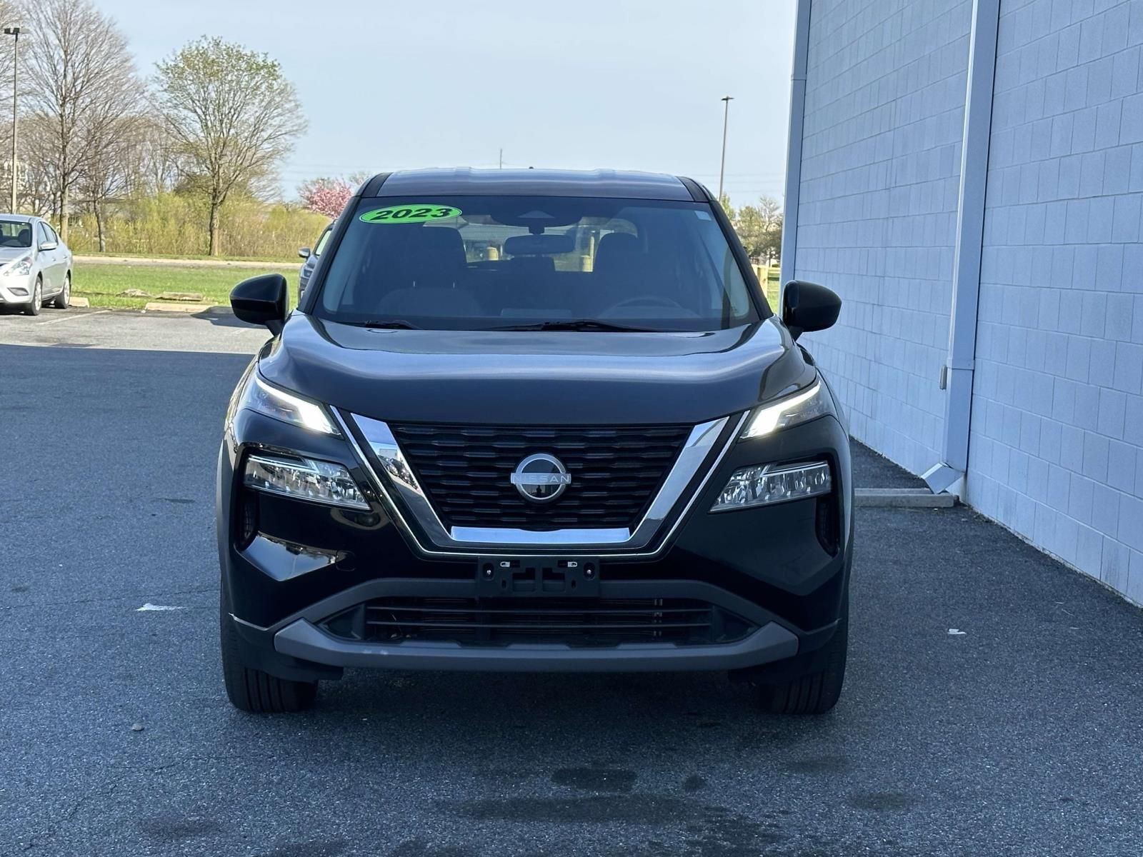 Used 2023 Nissan Rogue SV image 10