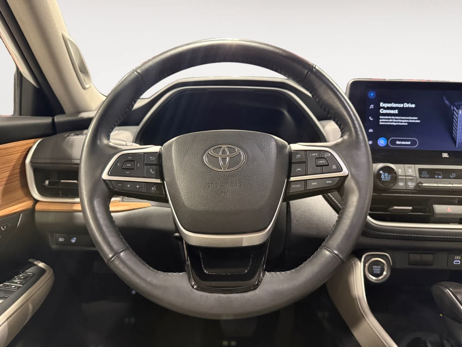 Used 2025 Toyota Grand Highlander AWD image 13