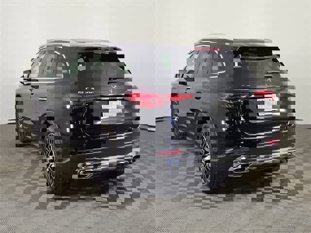 Used 2025 Mercedes-Benz GLC 300 4MATIC image 9