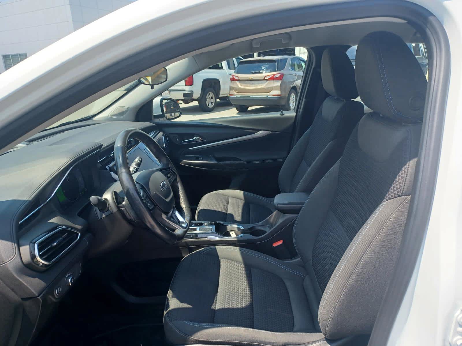 Used 2023 Chevrolet Bolt EUV LT w/ Comfort Package FWD image 7