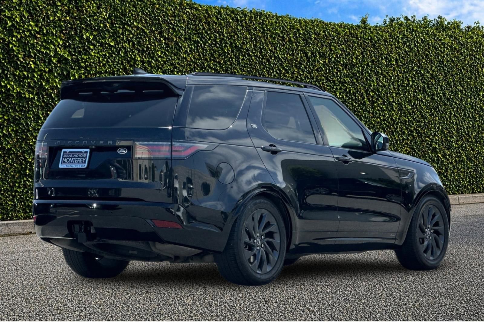 Used 2022 Land Rover Discovery S R-Dynamic AWD/4WD image 4
