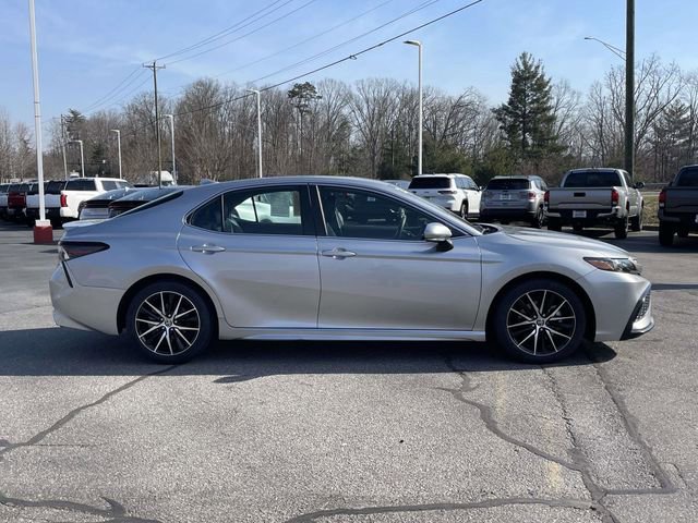 Used 2022 Toyota Camry SE image 6