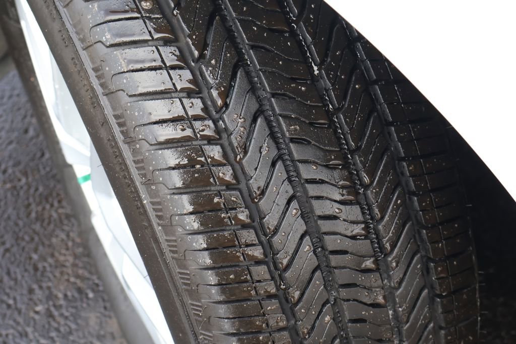 Certified 2024 Chevrolet Equinox LS w/ Driver Confidence II Package image 15