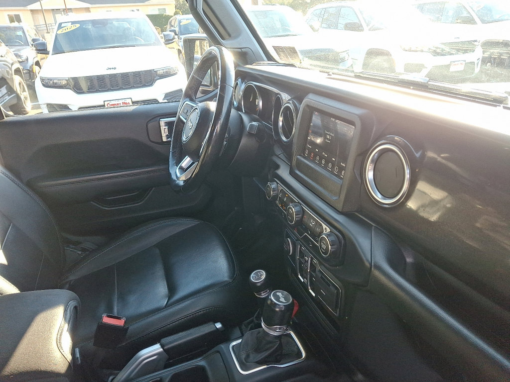 Used 2021 Jeep Wrangler Unlimited Sahara image 12