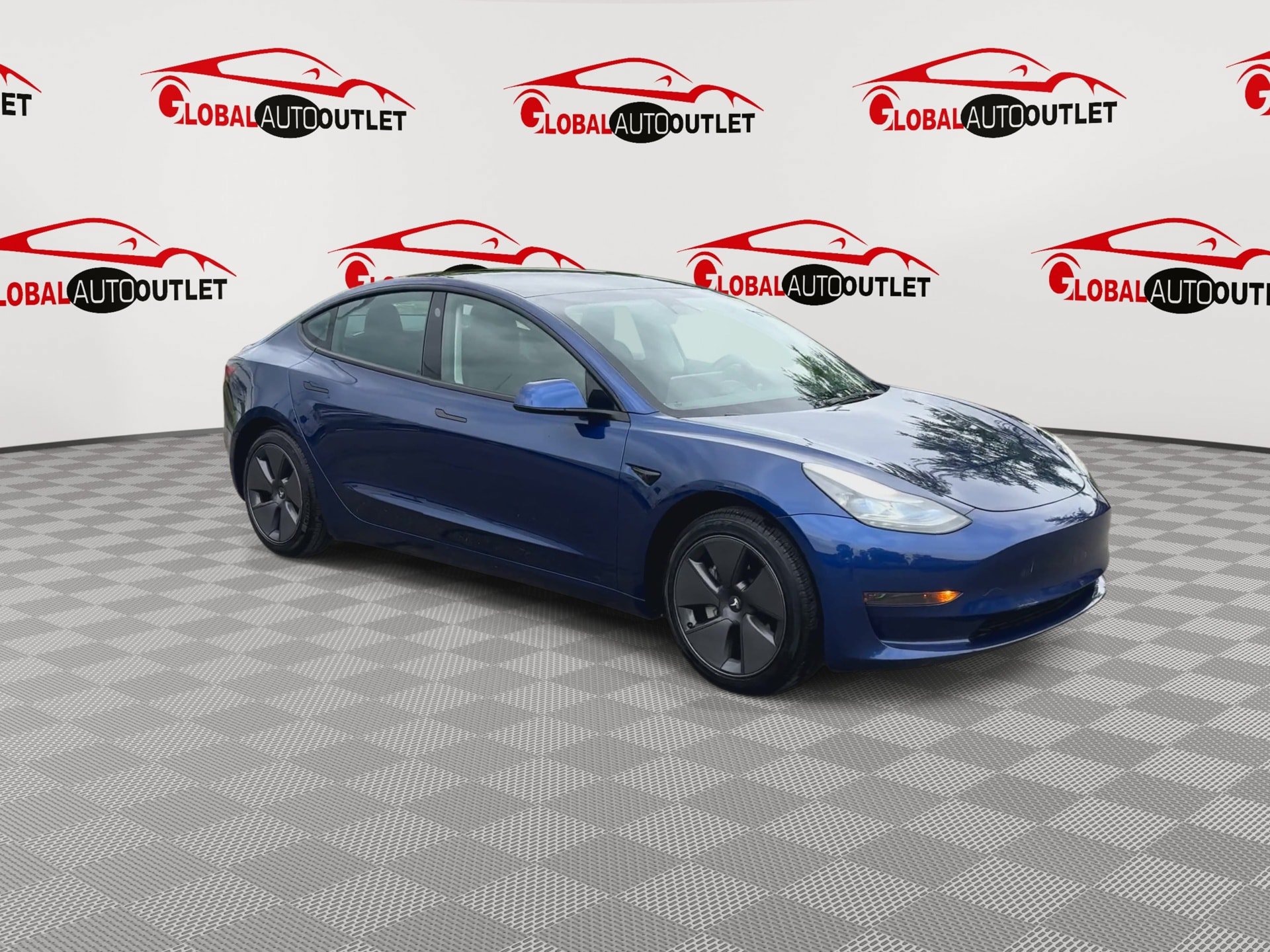 Used 2023 Tesla Model 3 Standard Range RWD image 2