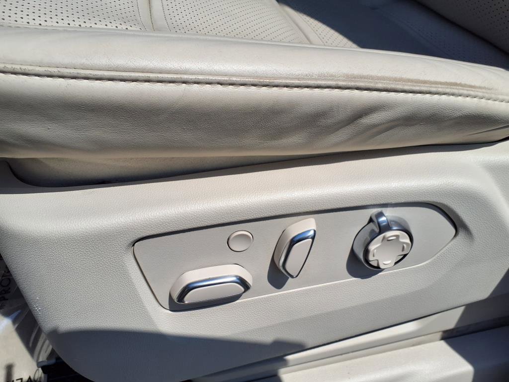 Certified 2023 Cadillac Escalade Premium Luxury Platinum image 27