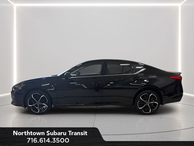 Used 2023 Nissan Altima 2.5 SR w/ SR Premium Package AWD/4WD image 2