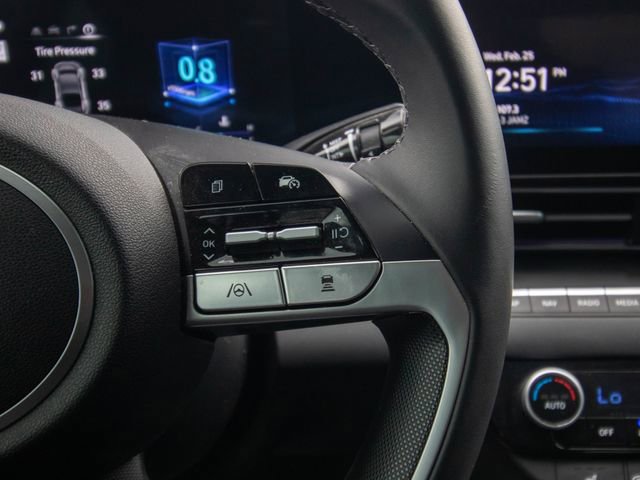 Used 2025 Hyundai Elantra SEL image 22