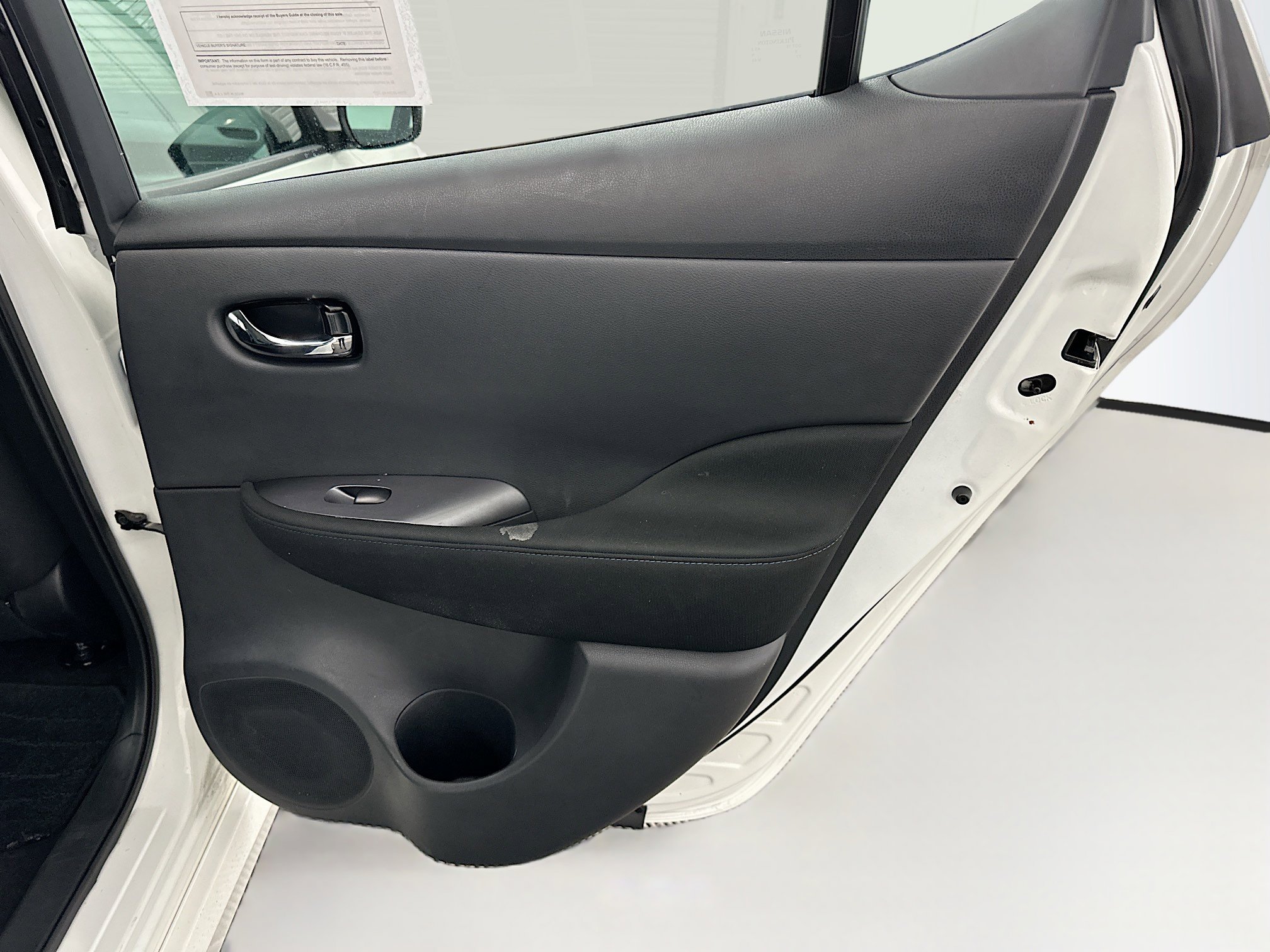 Used 2025 Nissan Leaf S image 30