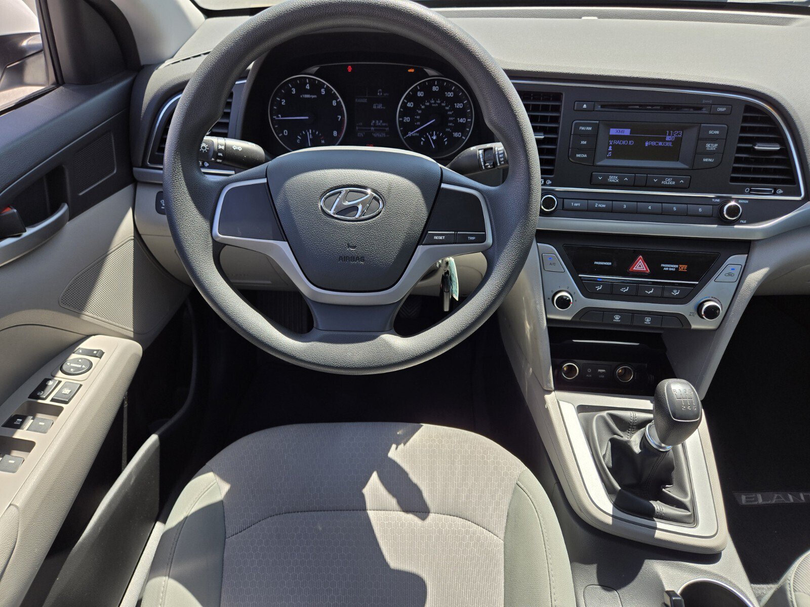 Used 2017 Hyundai Elantra SE FWD image 9