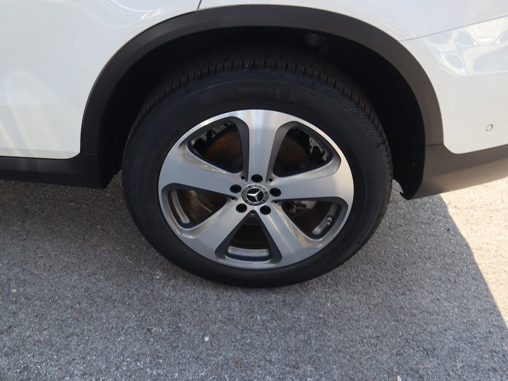 Certified 2022 Mercedes-Benz GLC 300 4MATIC w/ Premium Package Lite image 9