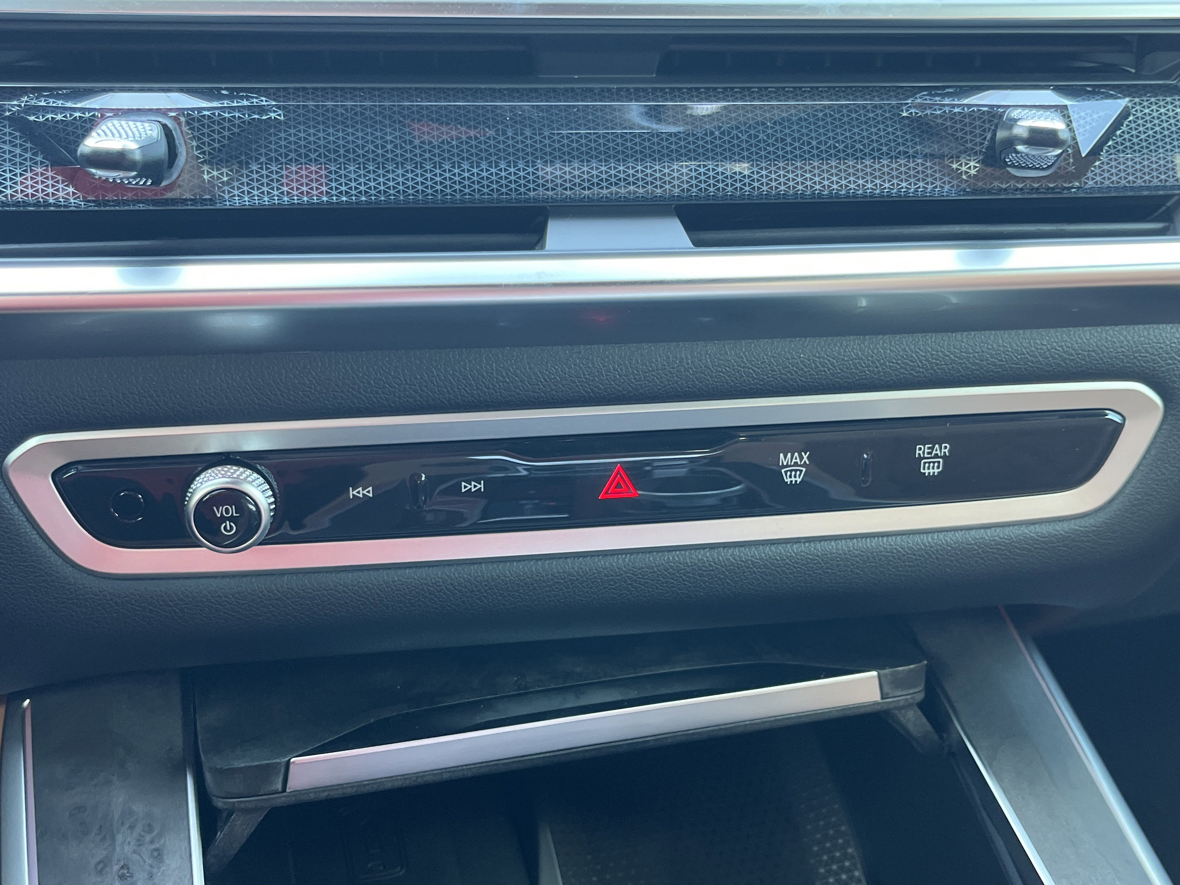 New 2026 BMW X5 xDrive50e AWD/4WD image 6