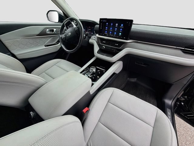 Used 2025 Ford Explorer Platinum w/ Ultimate Package AWD/4WD image 35