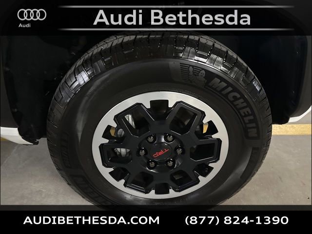 Used 2025 Toyota 4Runner TRD Off-Road Premium w/ Tow Technology Package AWD/4WD image 9
