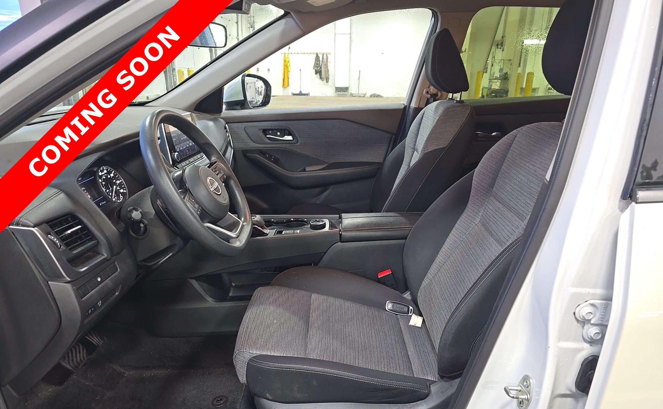 Used 2023 Nissan Rogue SV AWD/4WD image 6