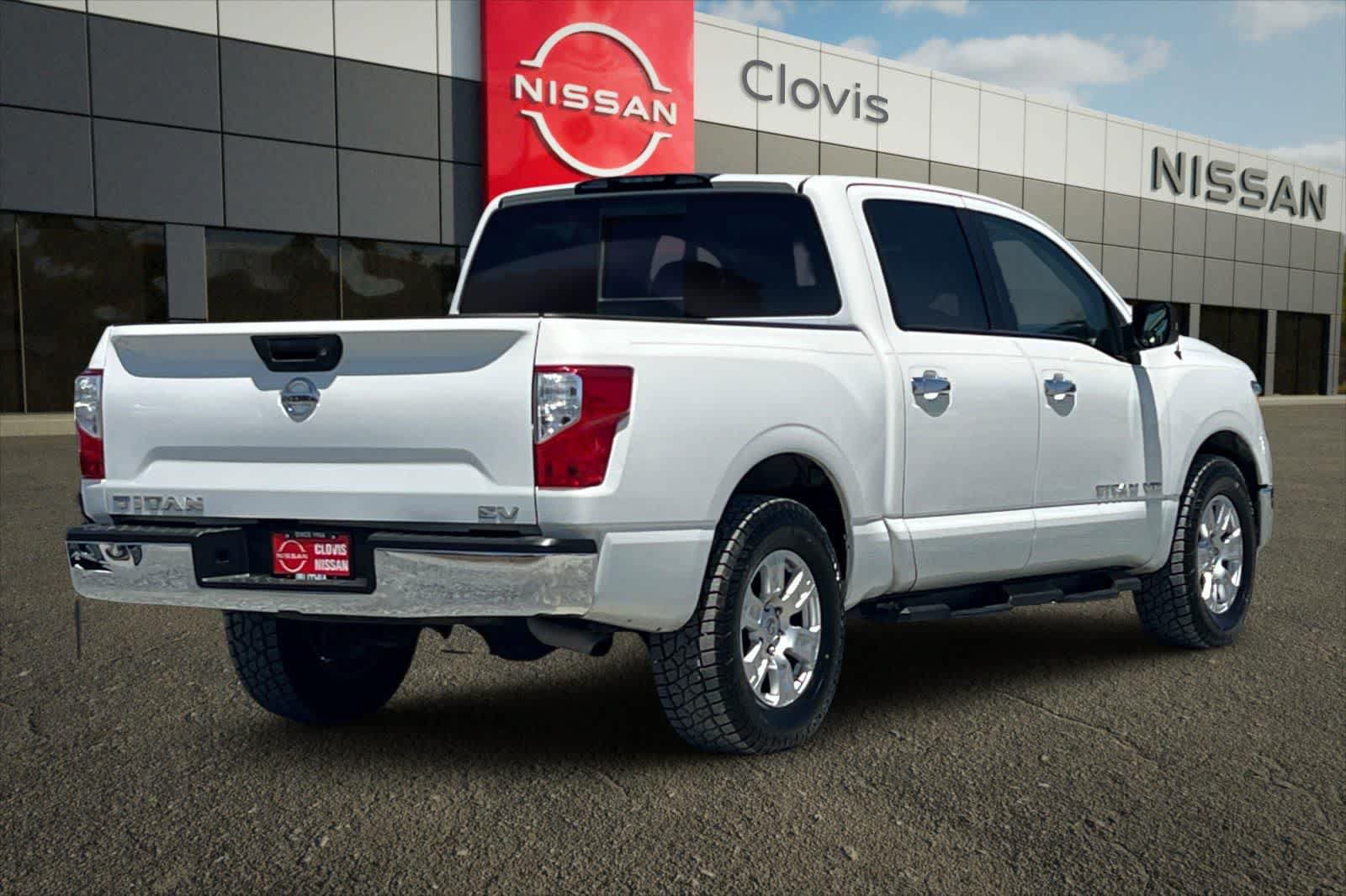 Used 2019 Nissan Titan SV RWD image 3