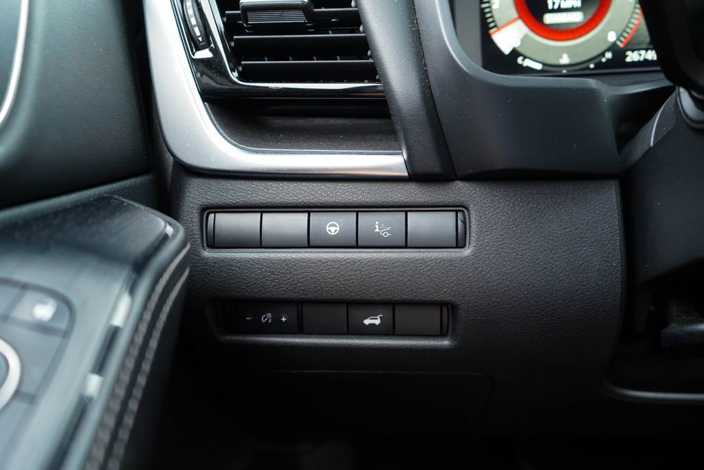 Used 2021 Nissan Rogue Platinum FWD image 29