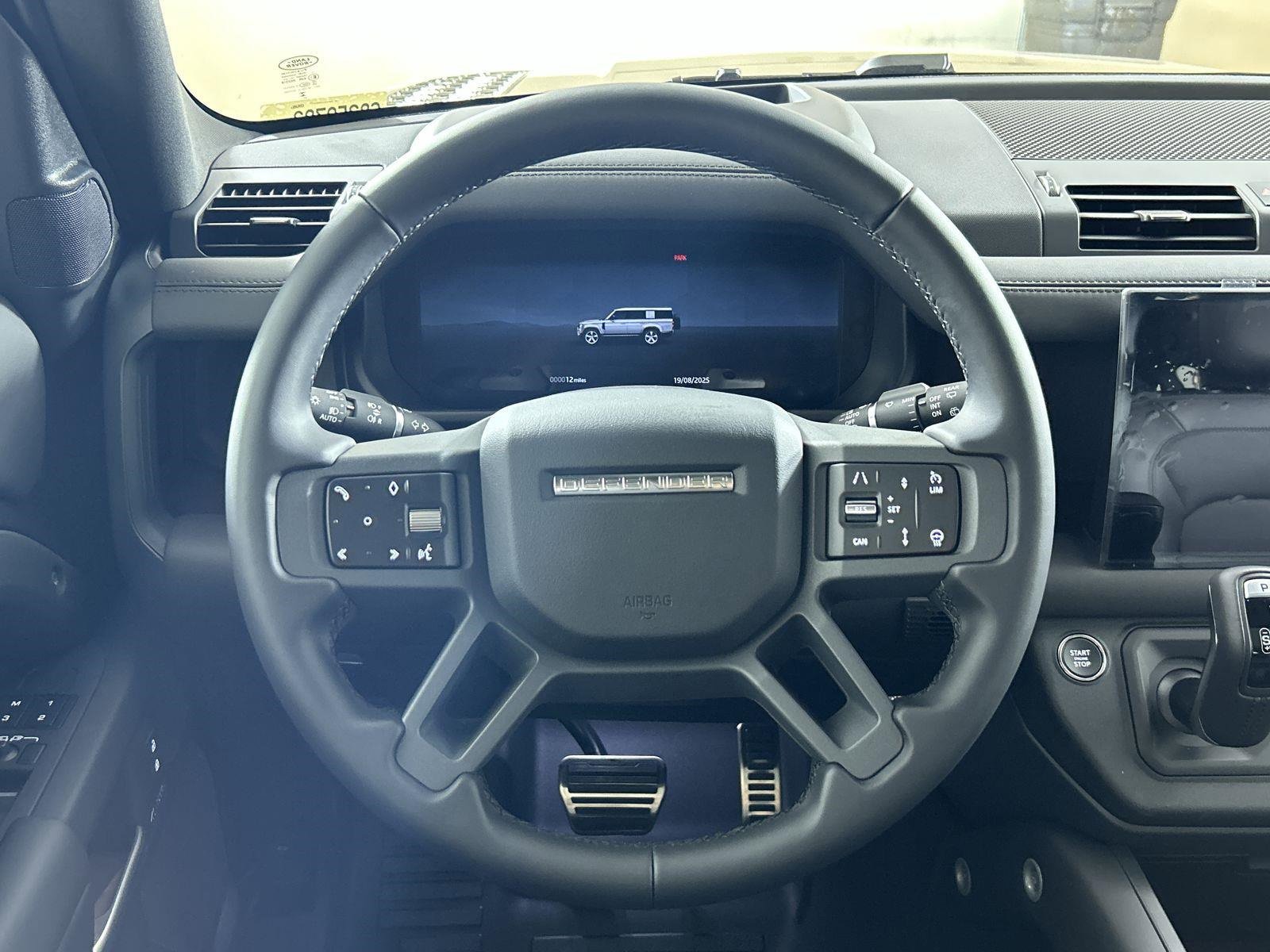 New 2025 Land Rover Defender 130 X-Dynamic SE image 11