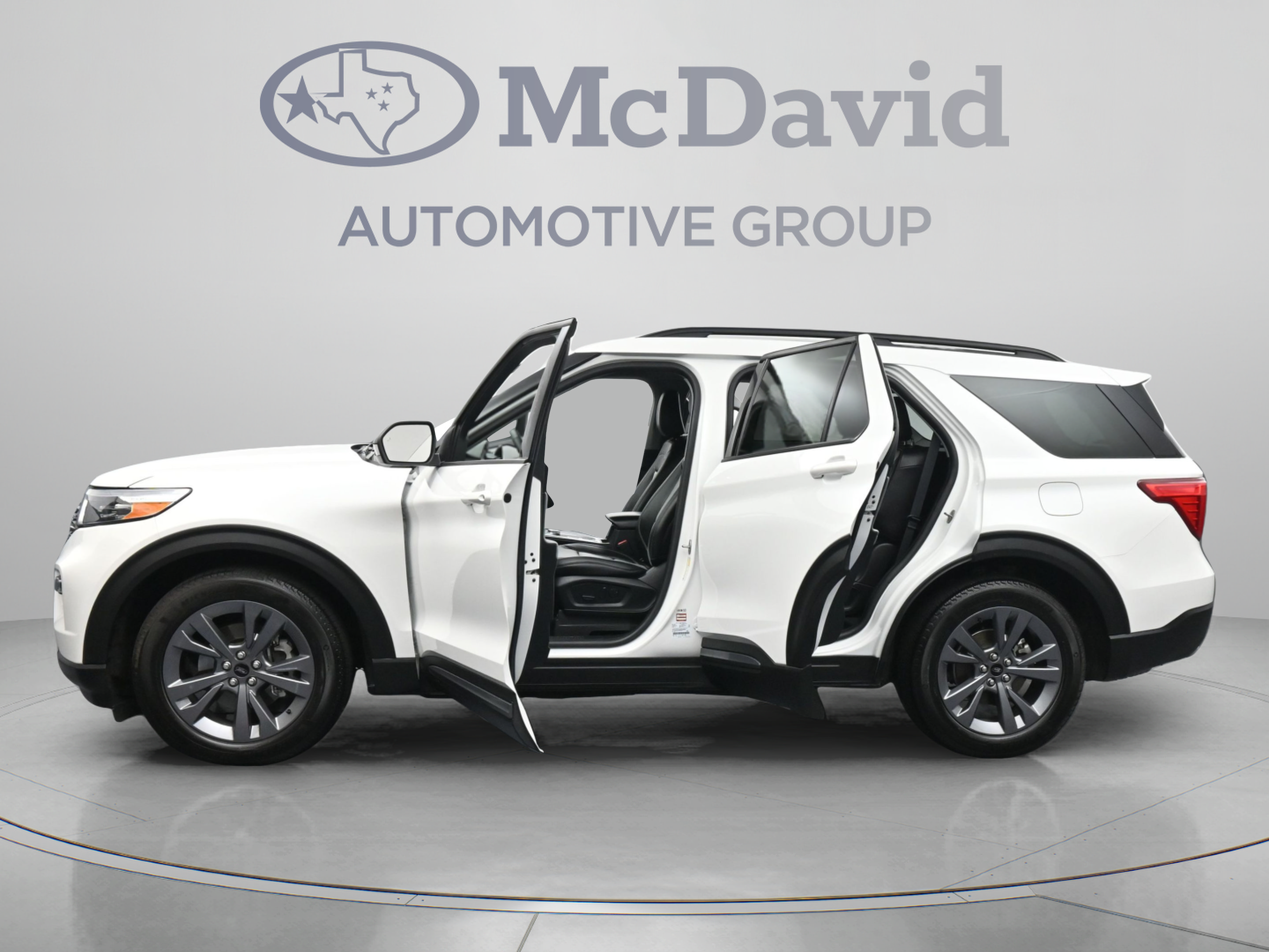 Used 2023 Ford Explorer XLT w/ Equipment Group 202A RWD image 42