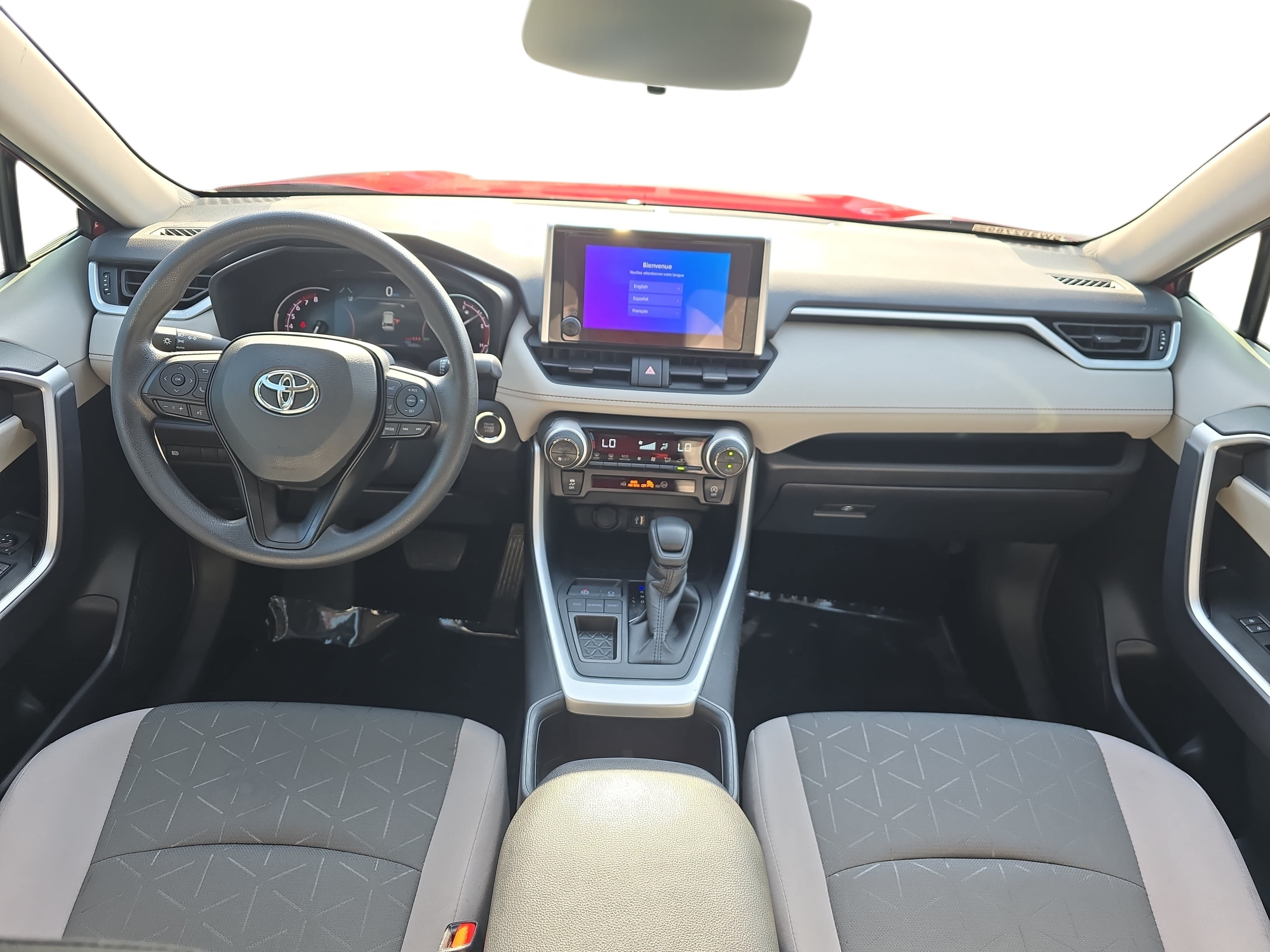 Used 2025 Toyota RAV4 XLE w/ Convenience Package FWD image 9