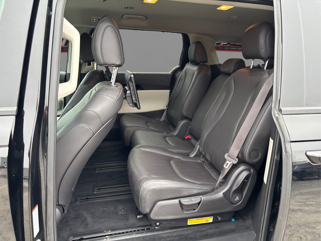 Used 2024 Kia Carnival SX image 10