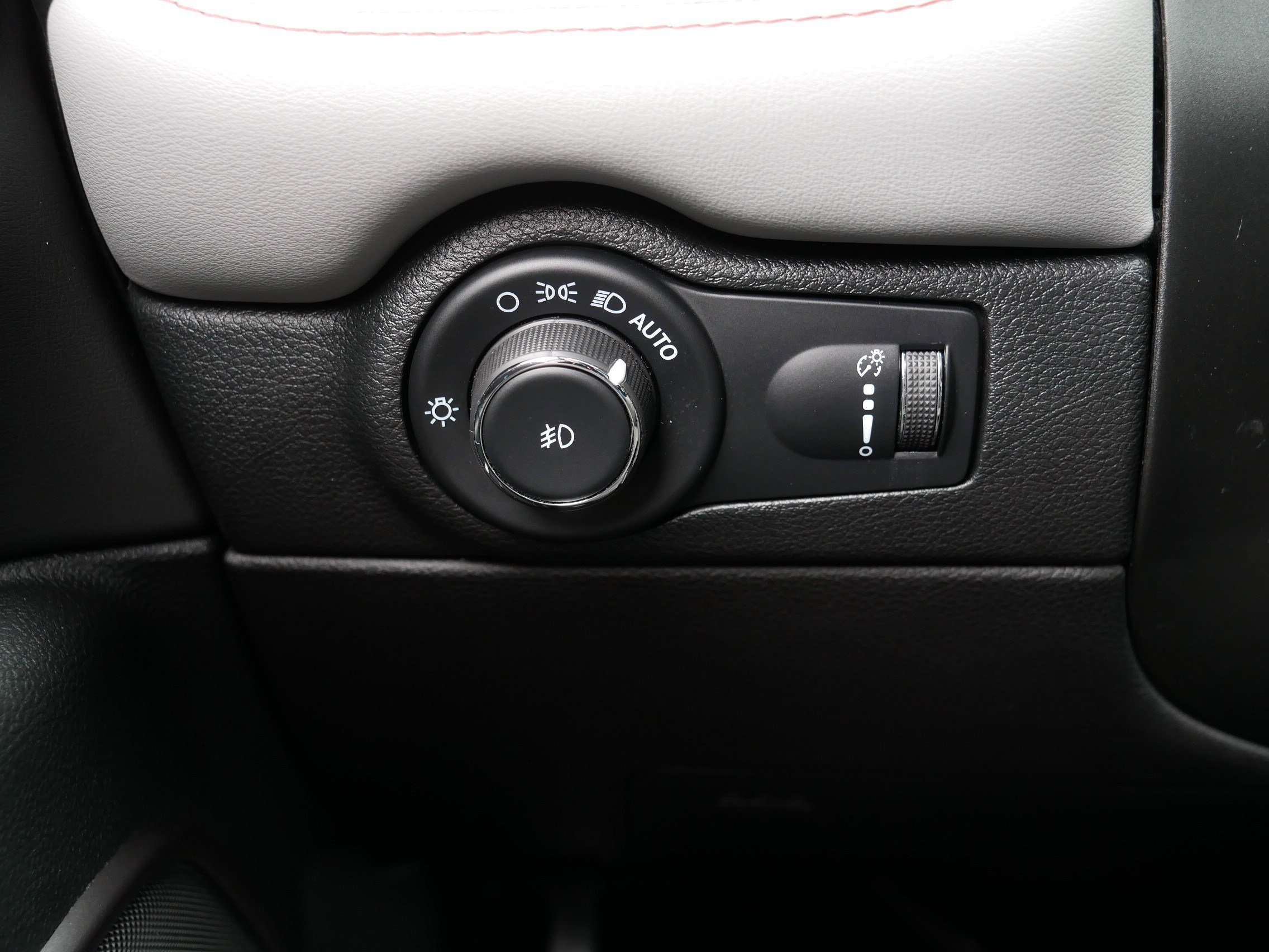 Used 2023 Dodge Durango Citadel image 26