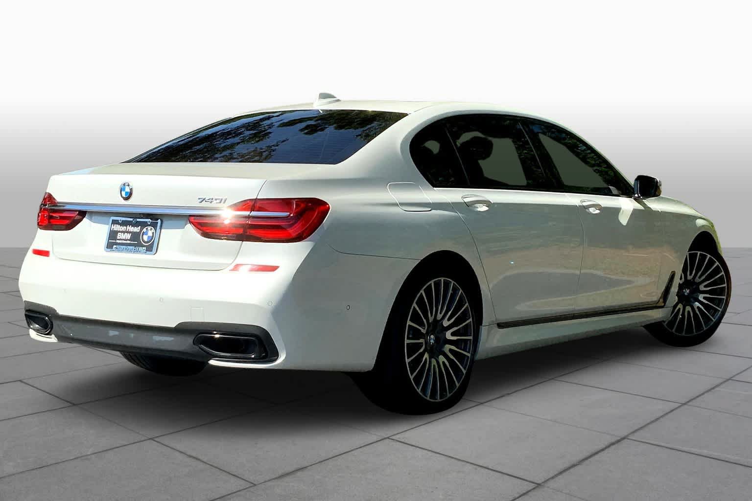 Used 2017 BMW 740i RWD image 13