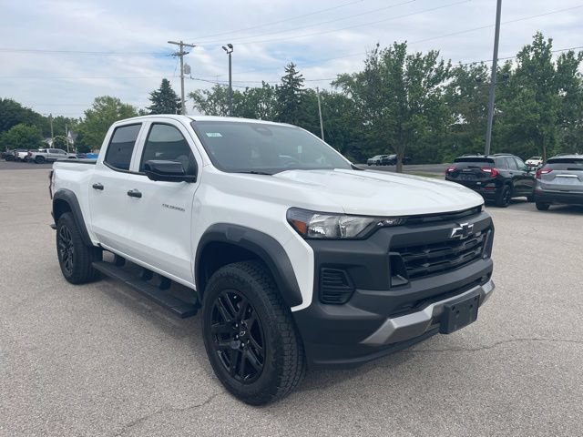 Used 2024 Chevrolet Colorado Trail Boss w/ Technology Package AWD/4WD image 12