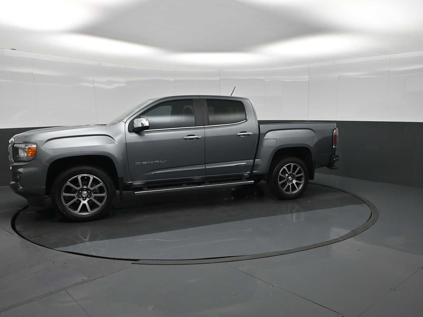 Used 2022 GMC Canyon Denali w/ LPO, Power Package AWD/4WD image 4