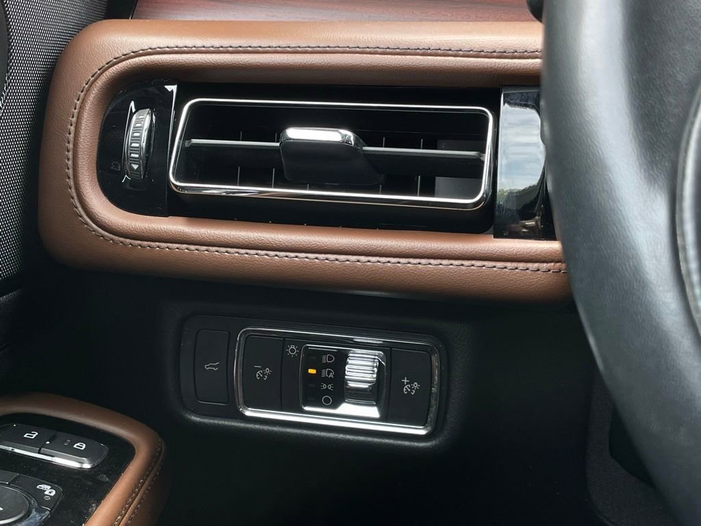 Used 2023 Lincoln Aviator Reserve image 14