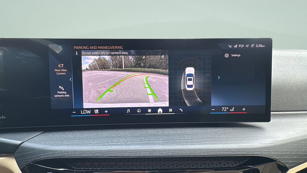 New 2026 BMW 330i Sedan w/ Premium Package image 12