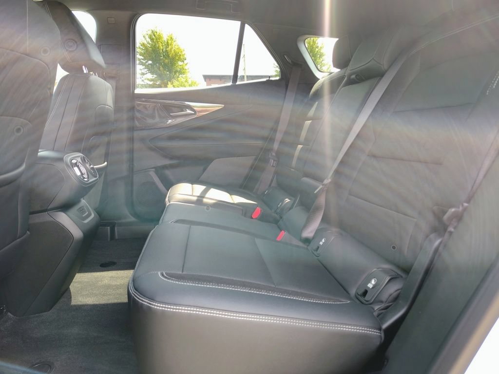 Used 2024 Chevrolet Blazer EV LT AWD/4WD image 40