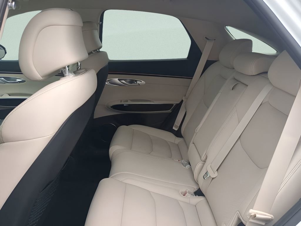 Used 2026 Genesis GV70 2.5T AWD/4WD image 10