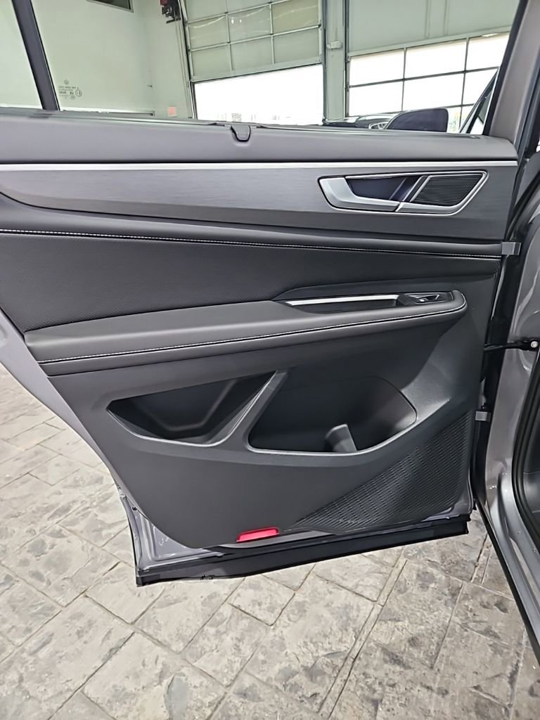 New 2026 Volkswagen Atlas Cross Sport SE image 21