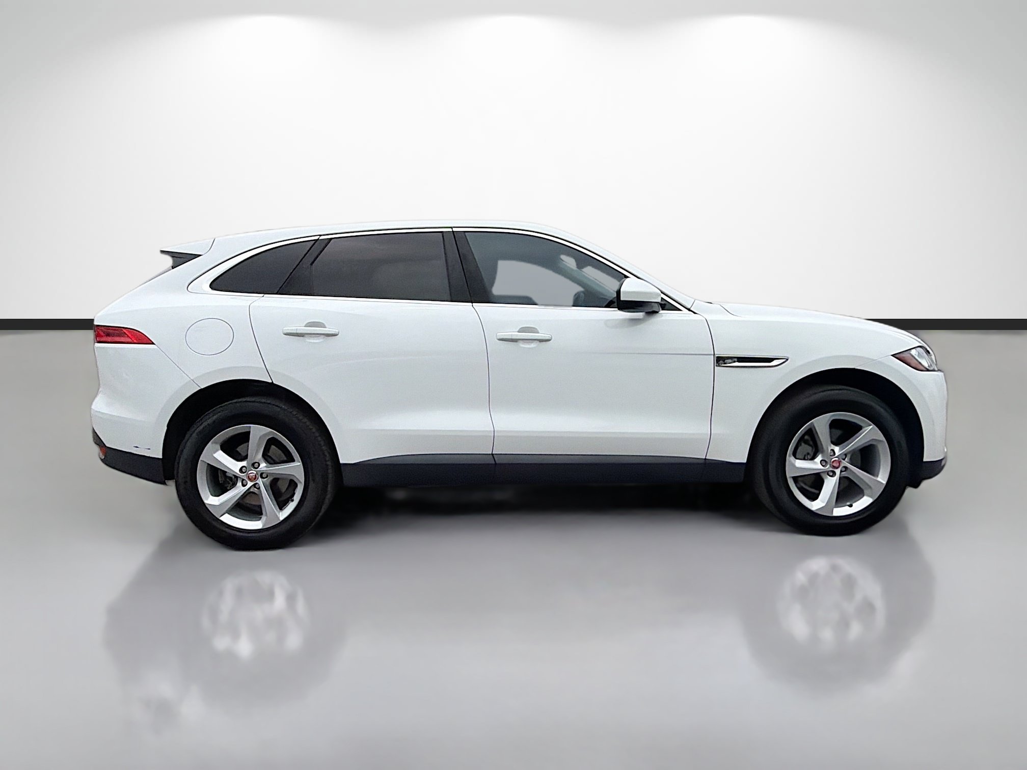 Used 2020 Jaguar F-PACE AWD/4WD image 2