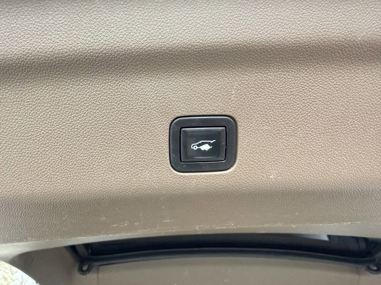 Used 2021 GMC Yukon XL Denali w/ Denali Ultimate Package image 11