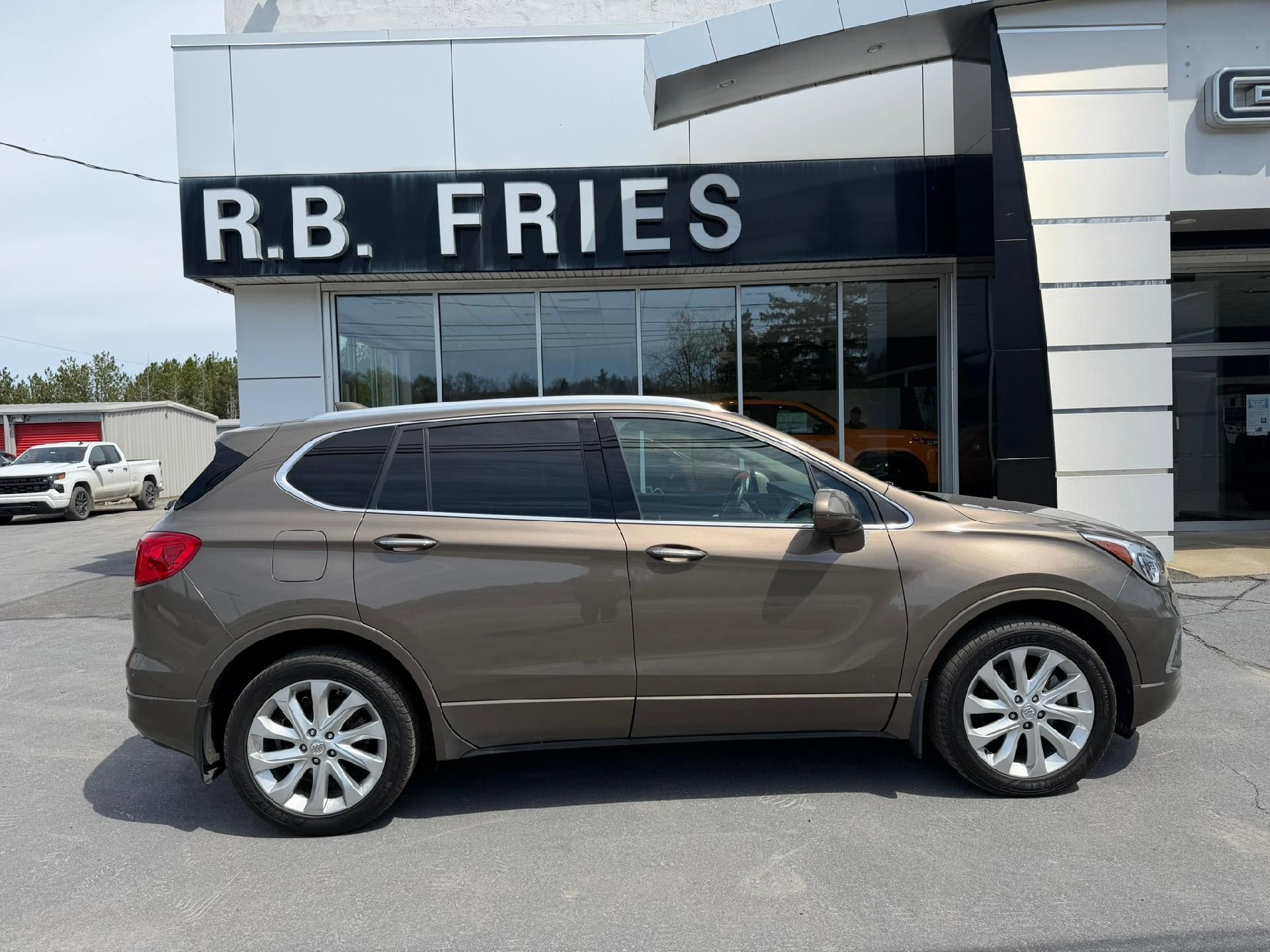 Used 2017 Buick Envision Premium AWD/4WD image 4