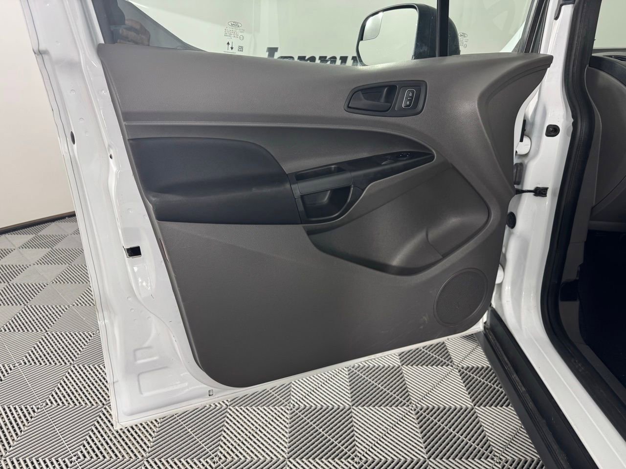 Used 2023 Ford Transit Connect XL image 10