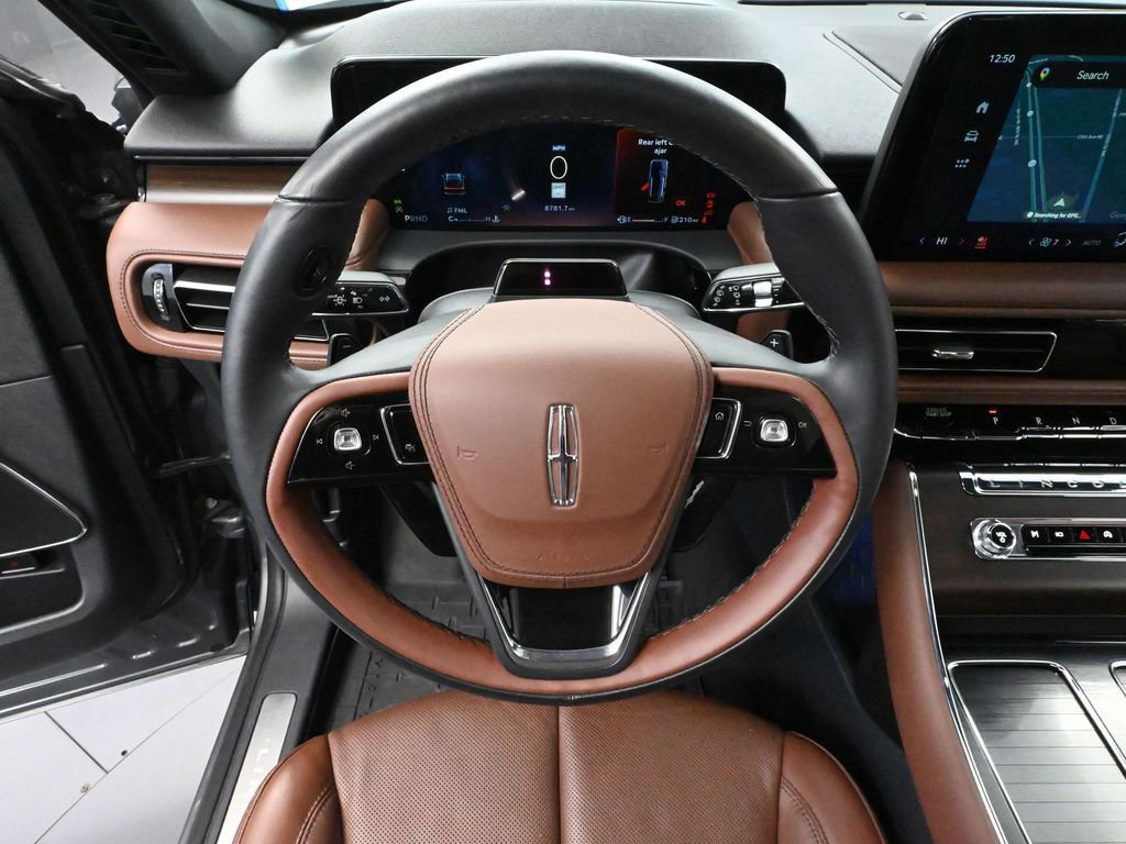 Used 2025 Lincoln Aviator Reserve w/ Jet Appearance Package AWD/4WD image 28